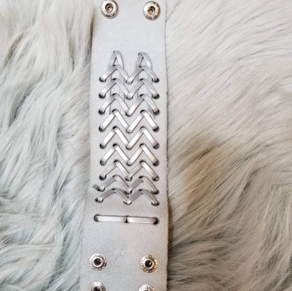 Buckle Rhinestone Bracelet - Picture 3 of 8